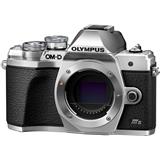OLYMPUS Digitálny fotoaparát E-M10 III S V207110SE000 strieborný