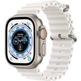 Apple Watch Ultra 49 mm titánové puzdro s bielym oceánskym remienkom